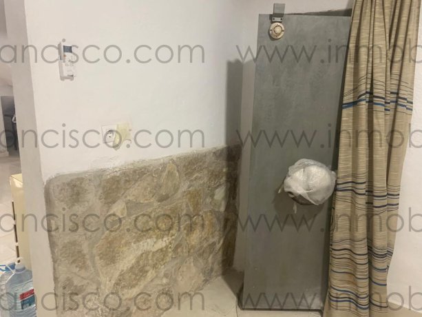 1 BañoBathrooms,Local,En Alquiler,1135