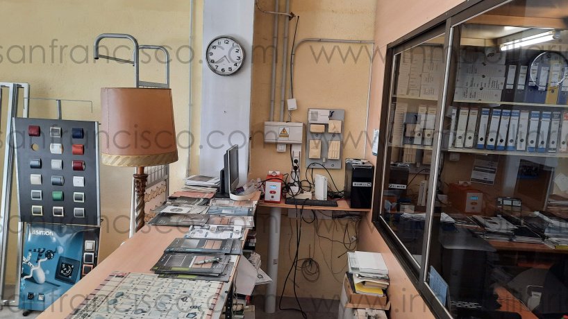 2 BathroomsBathrooms,Local,En Venta,1136