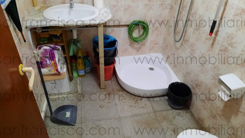 2 BathroomsBathrooms,Local,En Venta,1136